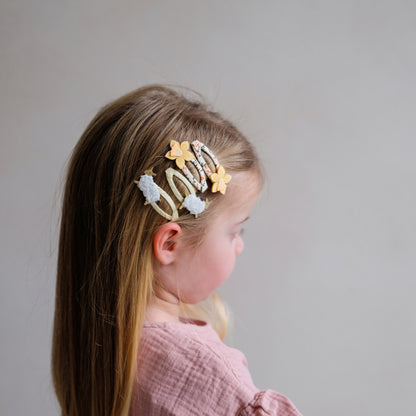 Kind trägt Mimi & Lula Lamm Haarspangen von Bärechind Winterthur Zürich Schweiz