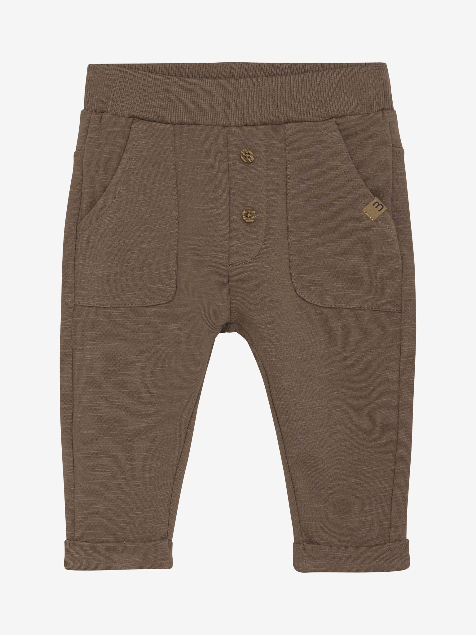Baby Sweatpants von Minymo in Braun – Vorderansicht mit Taschen und Knöpfen