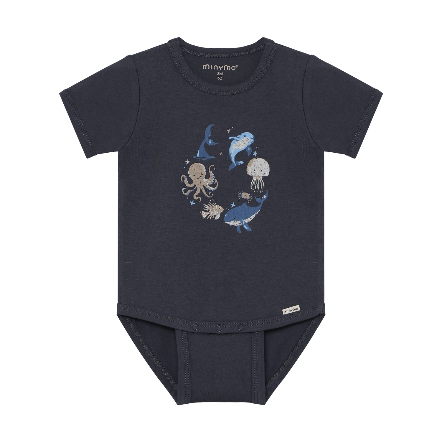 Rückansicht Minymo Kurzarm Body aus Bio-Baumwolle – nachhaltige Babymode im Bärechind Winterthur, Zürich Schweiz.
