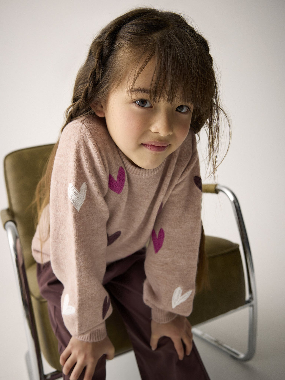 Kind trägt Minymo Twillhose in Huckleberry