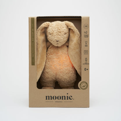 Moonie 2.0 Hase cappuccino in stilvoller Verpackung – perfektes Geschenk für Babys mit Schlafhilfe-Funktion, Naturklängen und beruhigendem Licht. Jetzt in Winterthur, Zürich, Schweiz verfügbar.