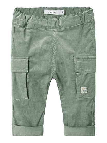 Vorderansicht der NAME IT Cordhose aus Bio-Baumwolle, mintgrün, Bärechind Winterthur, Zürich Schweiz.