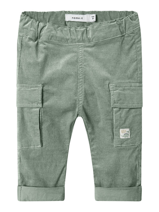 Vorderansicht der NAME IT Cordhose aus Bio-Baumwolle, mintgrün, Bärechind Winterthur, Zürich Schweiz.