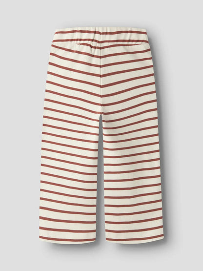 Seitliche Ansicht der gestreiften NAME IT Jerseyhose mit elastischem Bund.