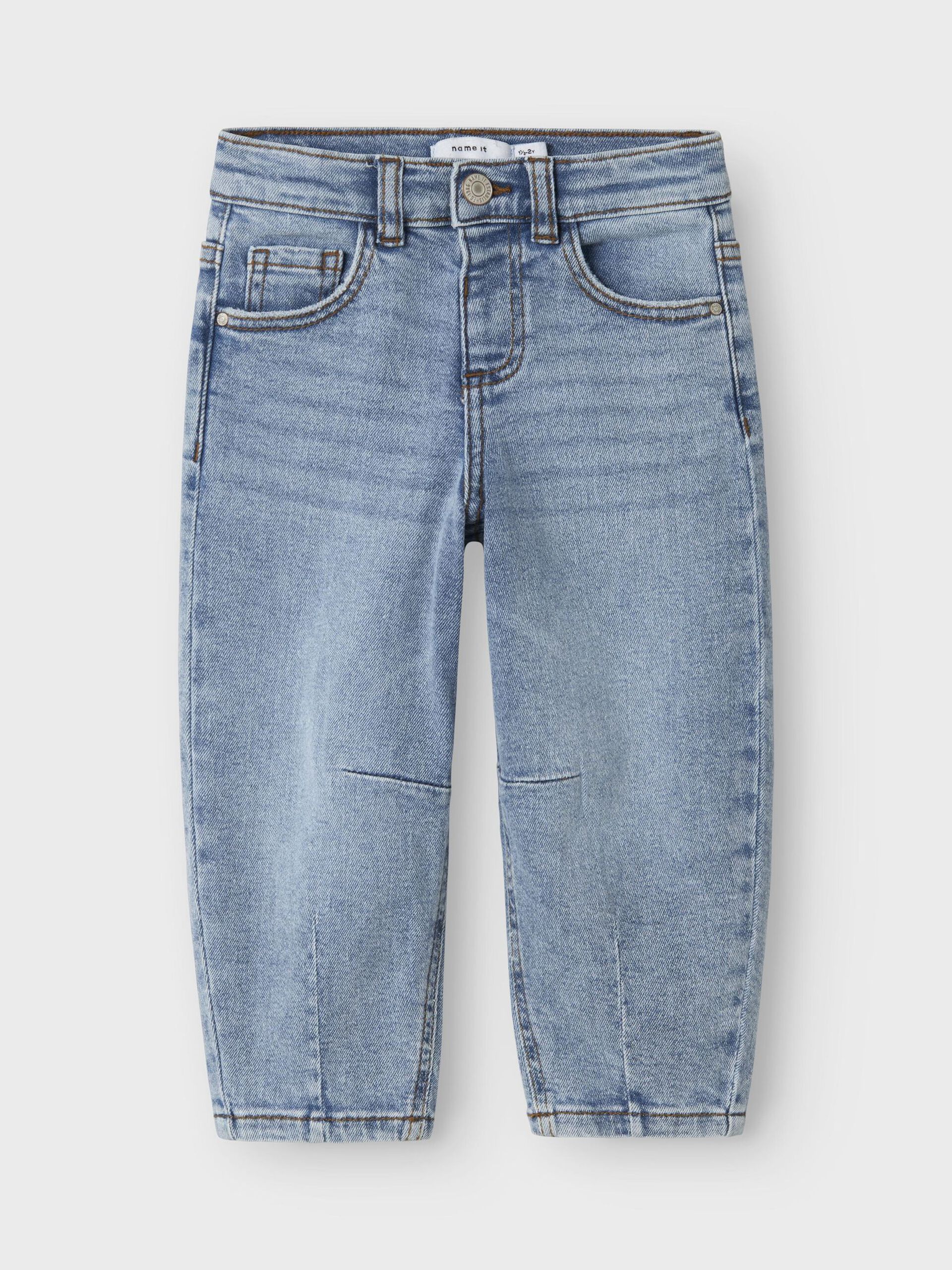 Kinder tragen NAME IT Jeans aus robustem Denim, Bärechind, Winterthur, Zürich Schweiz