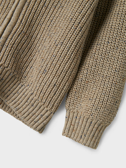 NAME IT Strickpullover aus Bio-Baumwolle in Beige, erhältlich bei Bärechind in Winterthur, Zürich Schweiz.