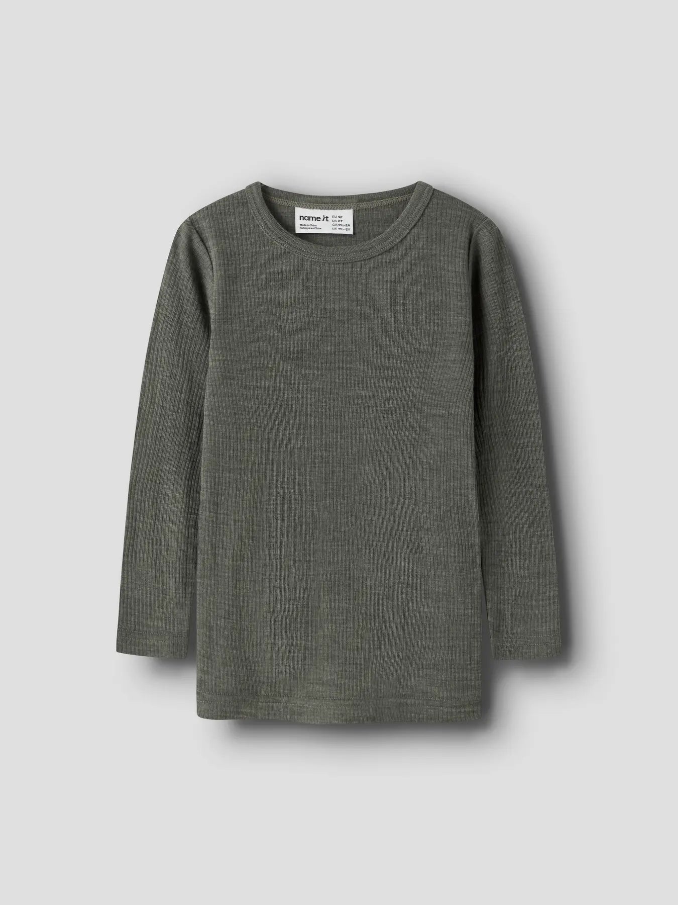 Name it Langarmshirt aus fein gerippter Merinowolle in Mulled Basil, Vorderansicht