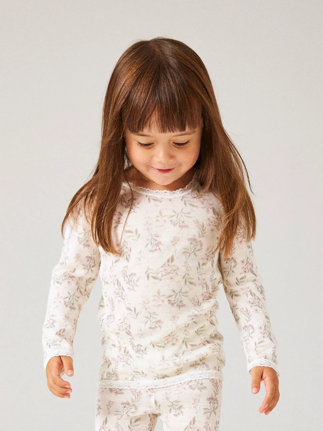 Detailansicht des Needle Langarmshirt in Snow White