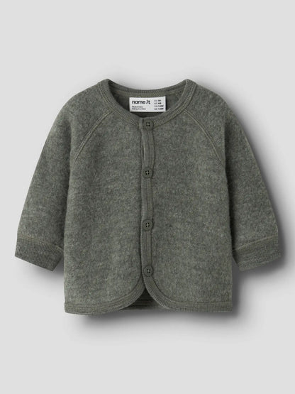 Name it Wollfleece Cardigan in Mulled Basil, Vorderansicht