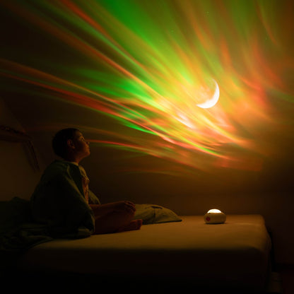 Kind betrachtet Nordlicht-Projektion mit UFO Galaxy Projektor, erhältlich im Bärechind Winterthur Zürich Schweiz.
