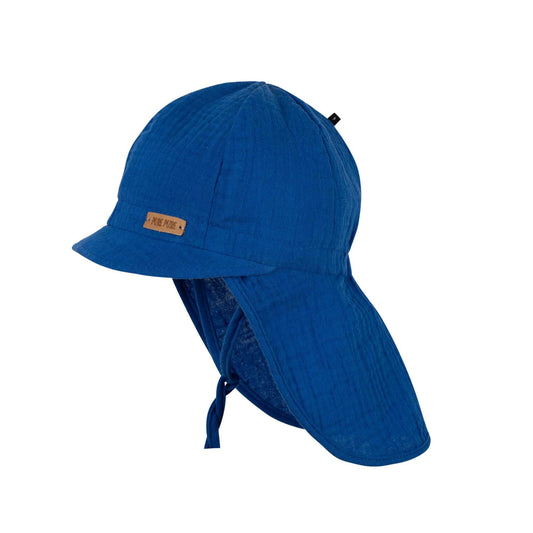 Leichte Nackenschutz Mütze aus GOTS-zertifizierter Bio-Baumwolle (Musselin) von Pure Pure by Bauer in Blau. Perfekter Sonnenschutz für Kinder. Erhältlich in Winterthur, Zürich, Schweiz.