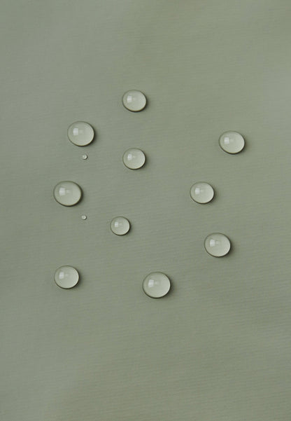 Detail wasserabweisendes Material Reima Regenhut Rainy Greyish Green