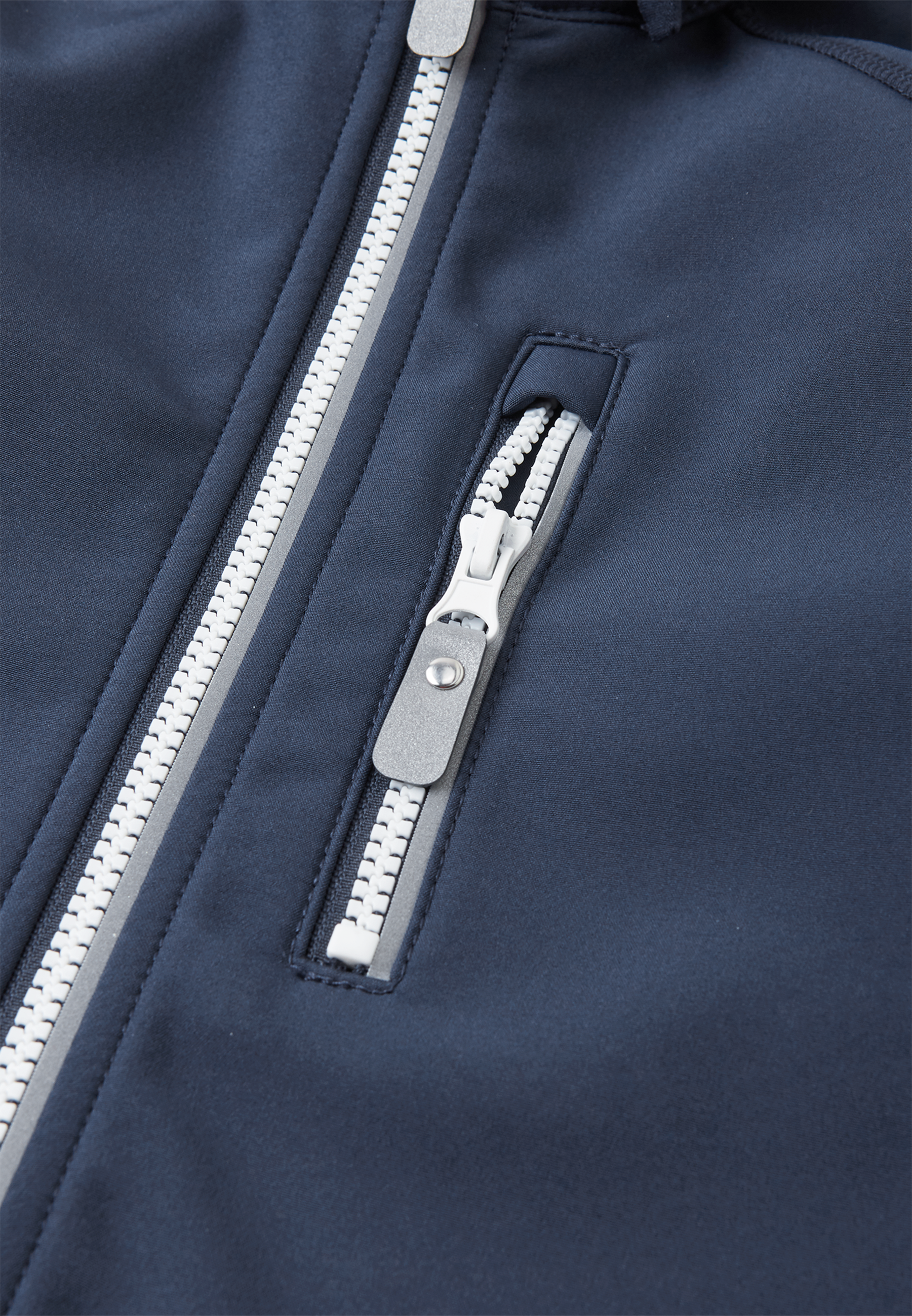 Detail Reissverschluss Reima Softshell-Jacke Vantti Navy