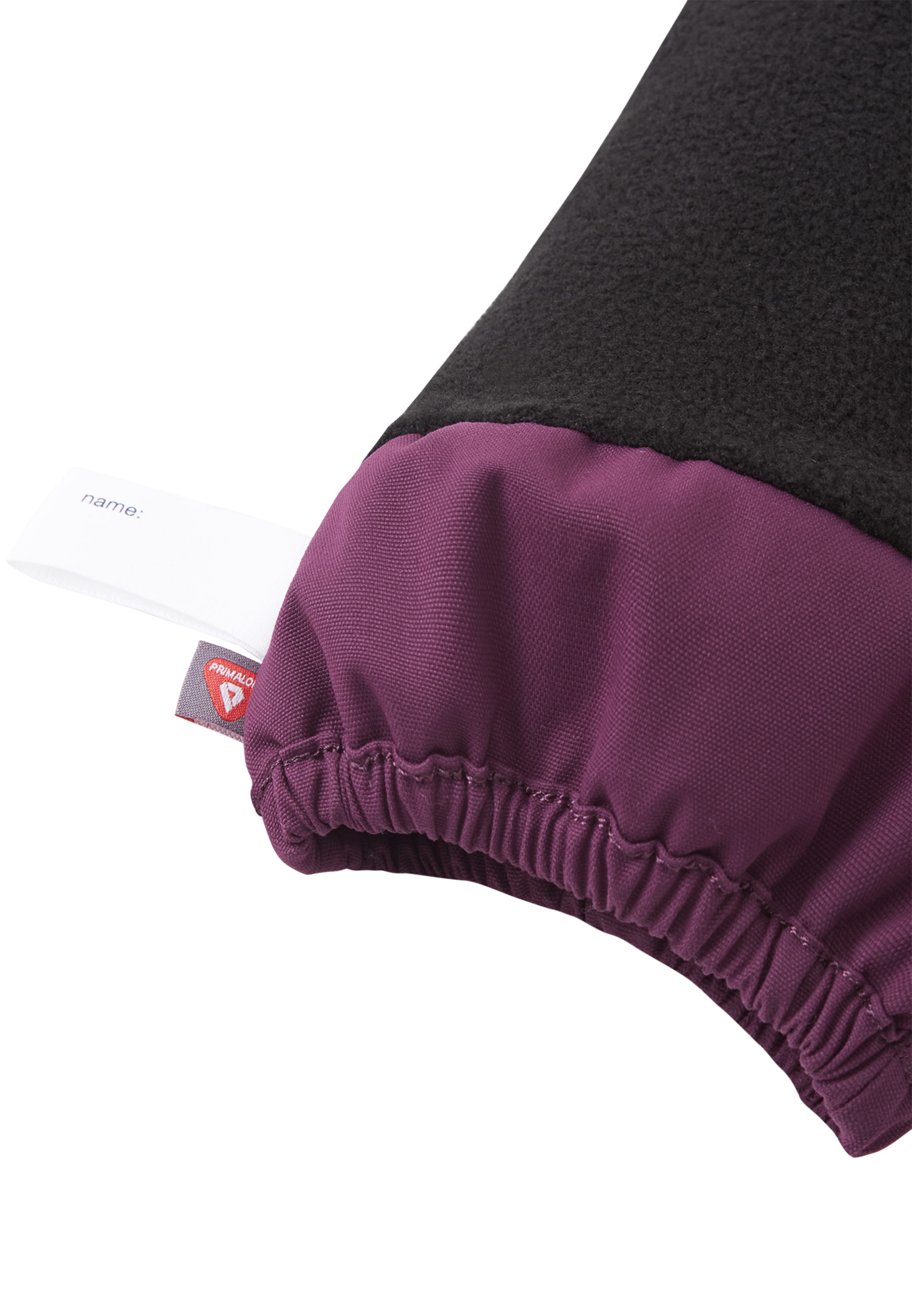 Nahaufnahme wasserabweisendes Material ReimaTec Fäustlinge Ote Deep Purple im Bärechind Winterthur Zürich Schweiz