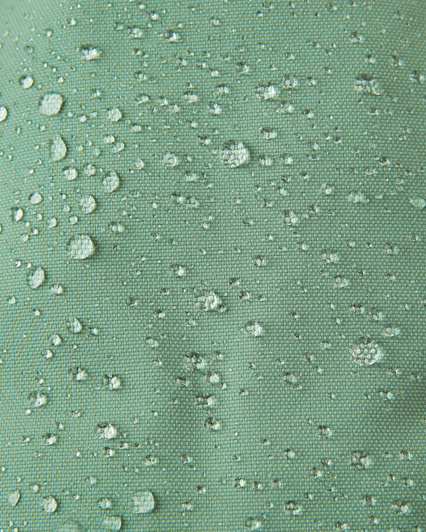 Nahaufnahme wasserabweisendes material reimatec faustlinge ote green clay im baerechind winterthur zuerich schweiz