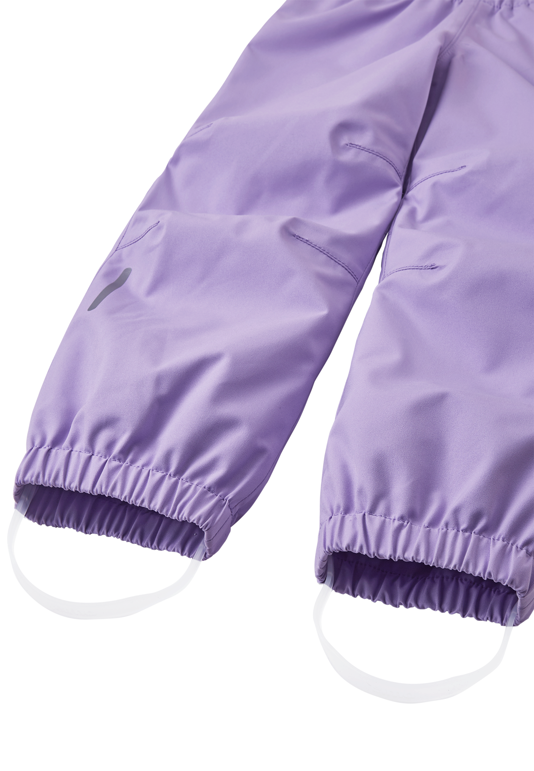 Detailaufnahme der ReimaTec Kaura Kinderhose in Blooming Lilac – wasserdichtes ReimaTec Material