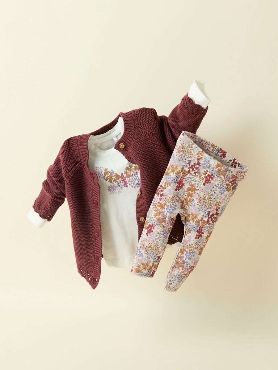 Ripp Leggings in pumice stone von NAME IT aus Baumwolle und TENCEL™, erhältlich im Bärechind Winterthur, Zürich, Schweiz.