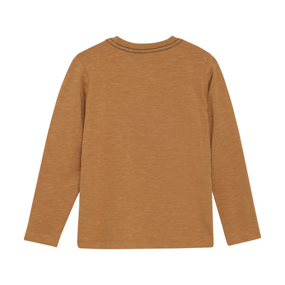 Rückansicht des MINYMO Langarmshirts in Rostbraun aus Baumwolle – Bärechind in Winterthur, Zürich Schweiz.

