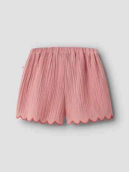 Rosa Shorts mit Wellenkante von Lil’Atelier, erhältlich bei Bärechind Winterthur Zürich Schweiz