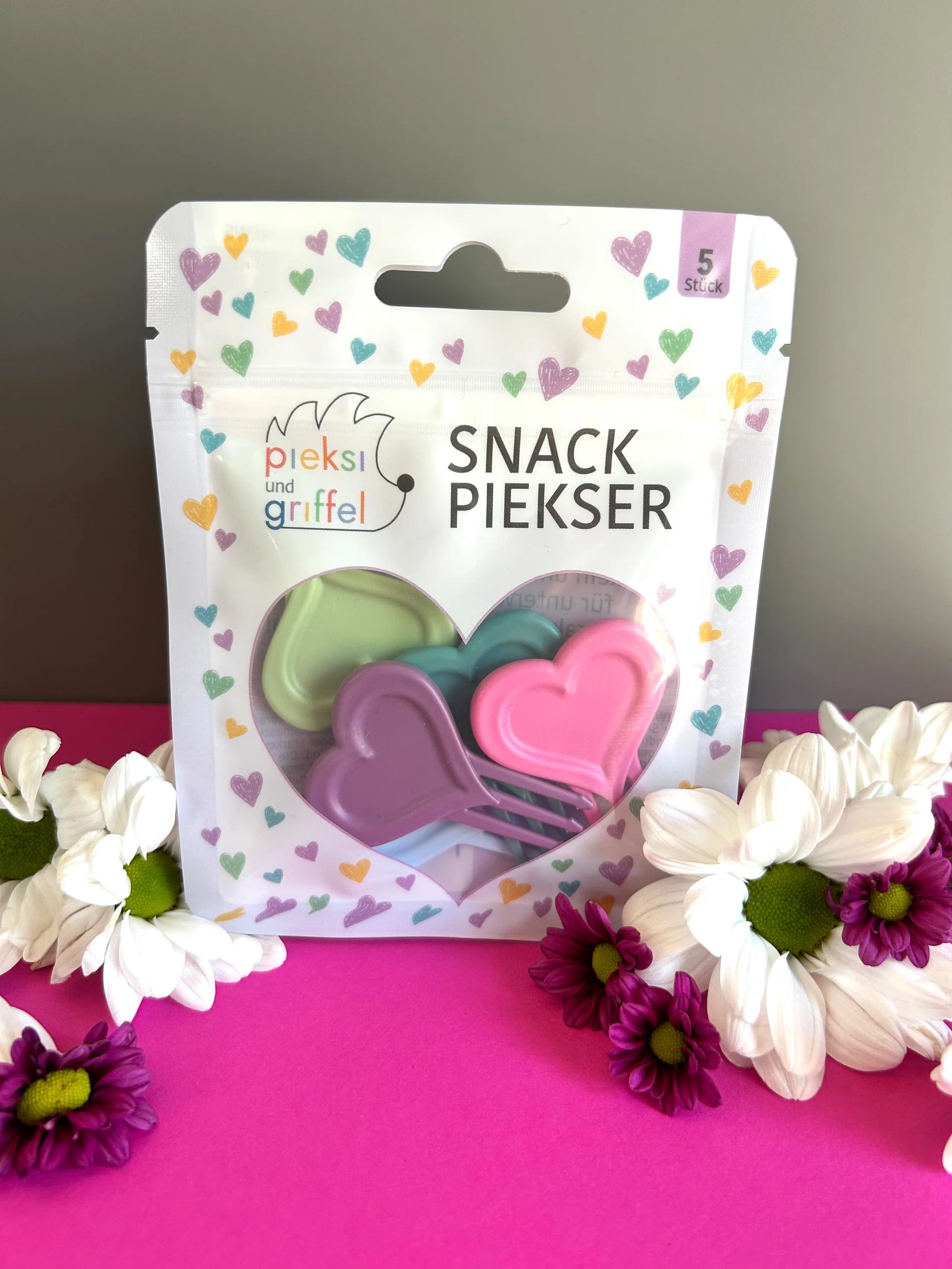 Snack Pieker von pieksiundgriffel, bunt verpackt mit Blumen, erhältlich bei Bärechind Winterthur Zürich Schweiz.
