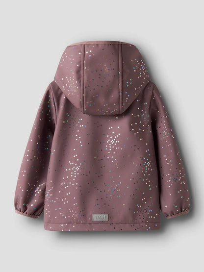 Rückseite der NAME IT Softshelljacke in Beere im Bärechind Winterthur Zürich Schweiz