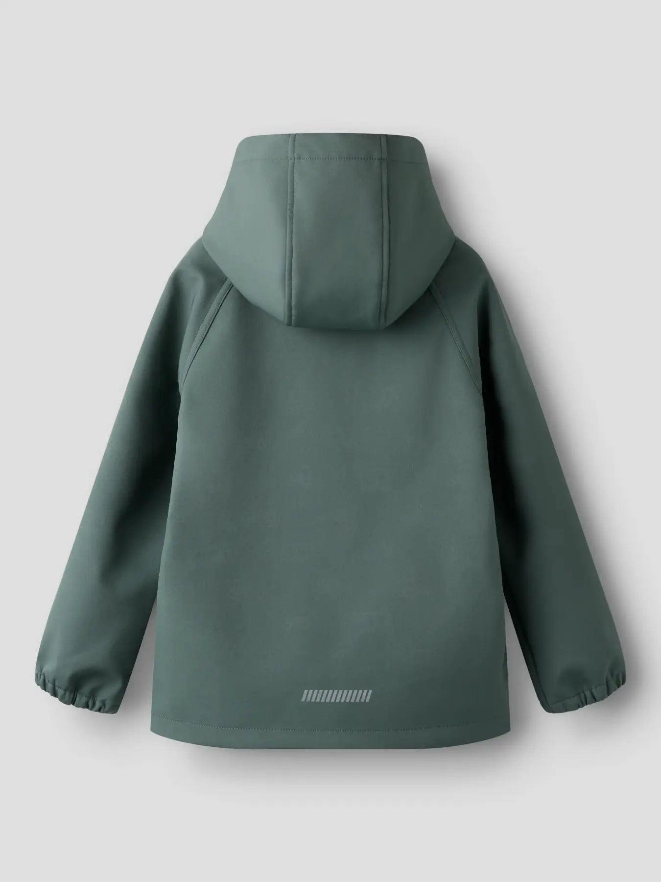 Rückansicht grüne Softshelljacke für Kinder von NAME IT im Bärechind Winterthur Zürich Schweiz