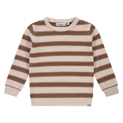 Vorderansicht des gestreiften Jungenpullovers "Off White" von Stains & Stories in Off-White und Braun.