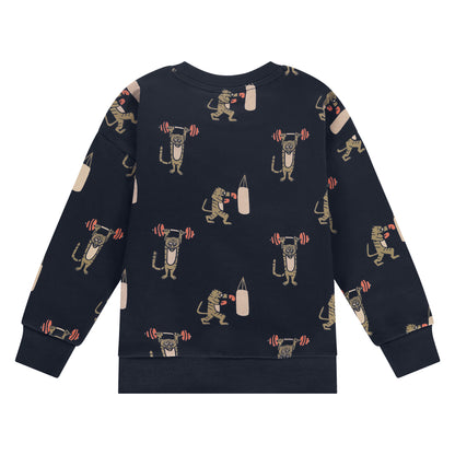 Rückansicht des Jungen-Sweatshirts "Tiger" von Stains & Stories mit Allover-Fitness-Motiven