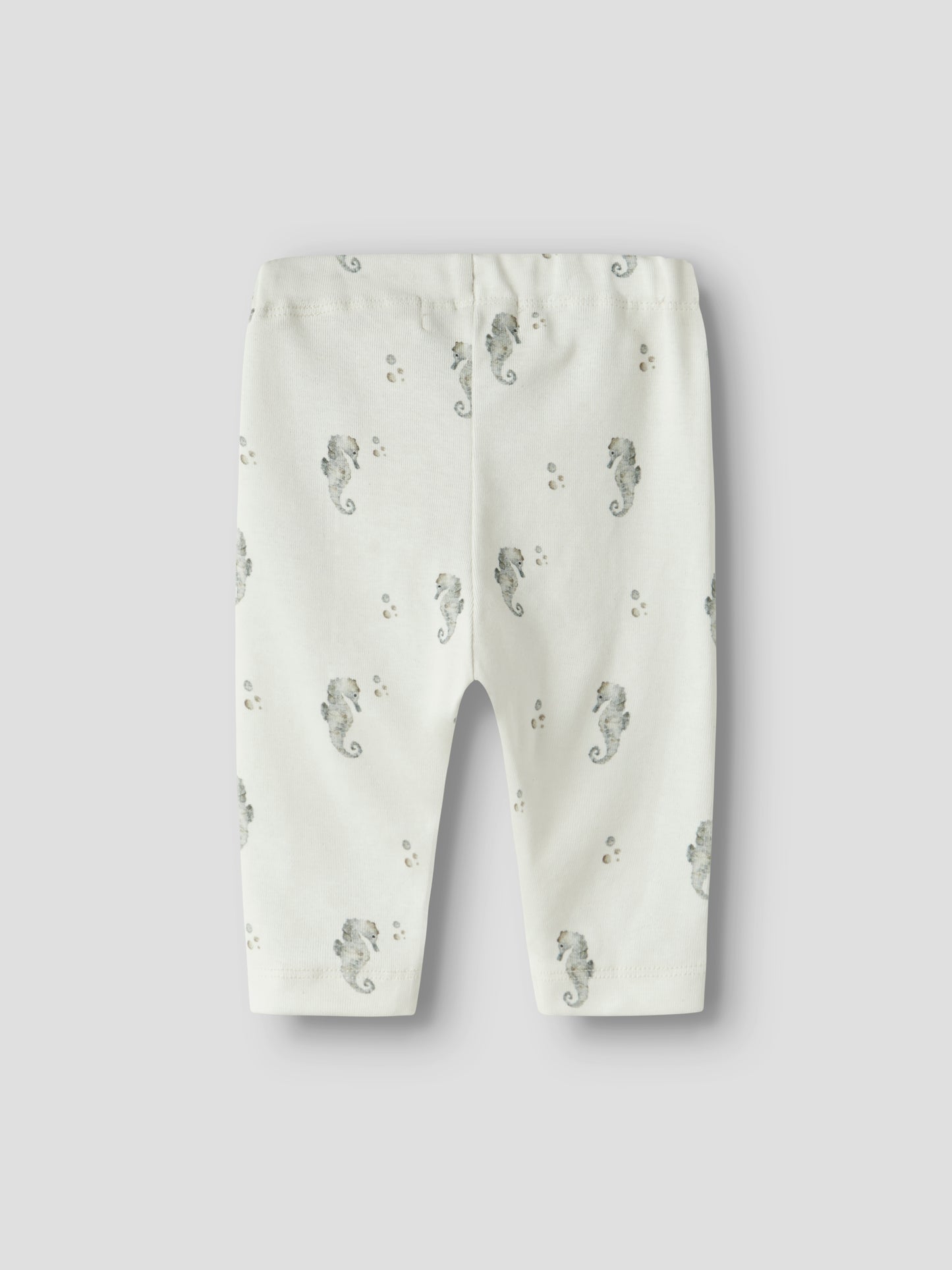 Rückseite der LIL’ATELIER Baby Stoffhose mit Seepferdchen Print im Bärechind Winterthur Zürich Schweiz.