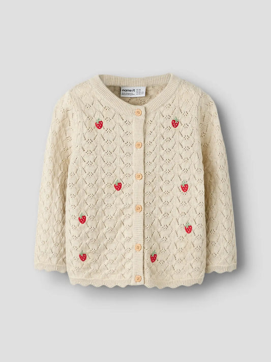 NAME IT Strickcardigan aus Baumwolle mit Erdbeermuster in Beige, im Bärechind Winterthur Zürich Schweiz kaufen