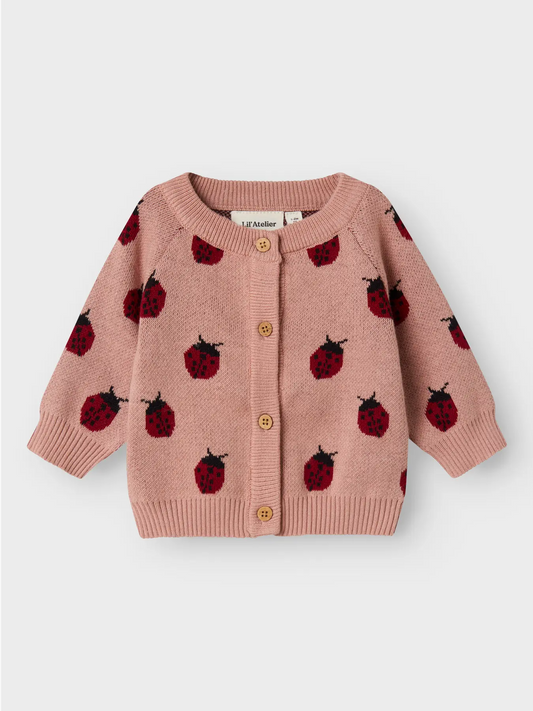 Rosa Lil’Atelier Kinder-Strickjacke mit Knöpfen und Marienkäfern, zu kaufen bei Bärechind in Winterthur, Zürich Schweiz.