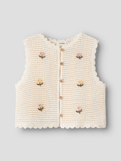 Gestrickte Kinderweste mit Blumenstickerei von Lil Atelier bei Bärechind Kinderladen Winterthur Zürich Schweiz