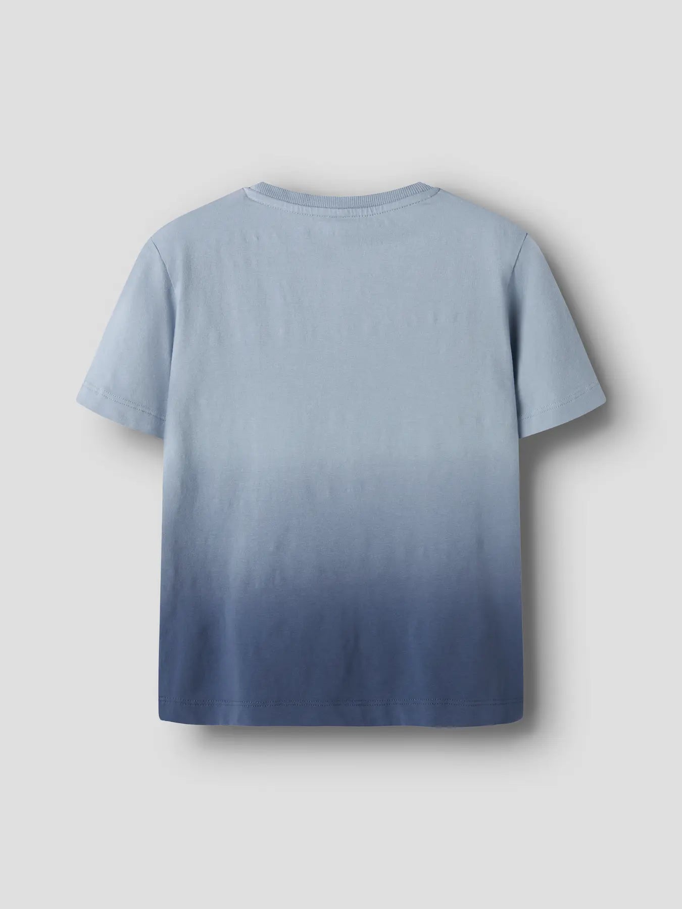 NAME IT blaues Kinder T-Shirt mit Farbverlauf Rückansicht, im Bärechind Winterthur Zürich Schweiz kaufen