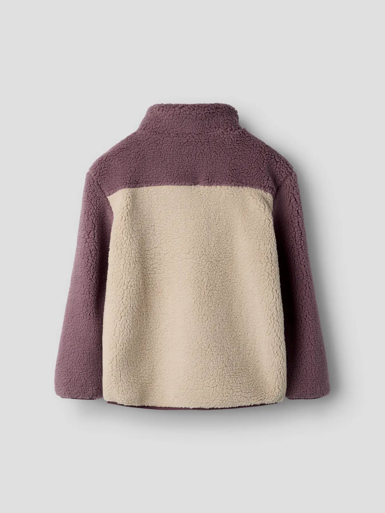 Rückseite der NAME IT Teddyjacke in Beere Beige im Bärechind Winterthur Zürich Schweiz