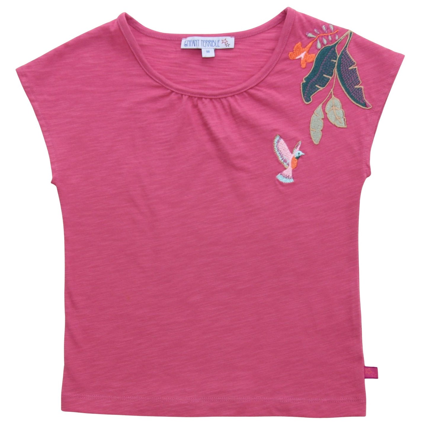 Kind traegt Top aus Bio-Baumwolle mit Blaetterstickerei und Kolibri von Enfant Terrible im Bärechind Winterthur Zürich Schweiz.