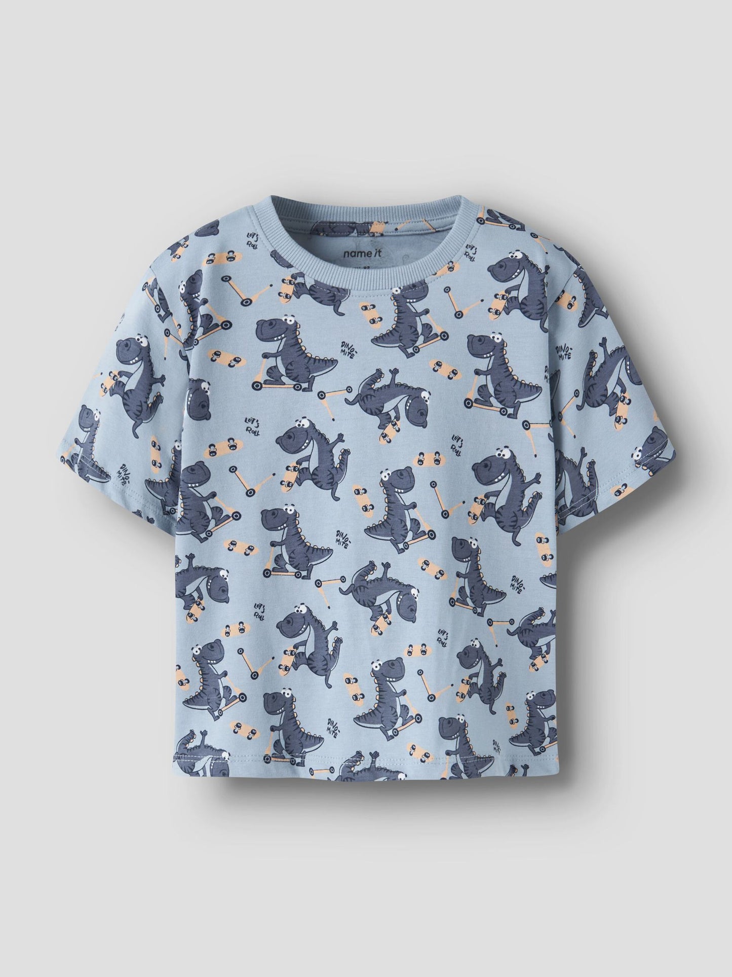 Kinder T-Shirt mit Skateboard Krokodil Print aus Bio Baumwolle von NAME IT bei Bärechind Kinderladen Winterthur Zürich Schweiz