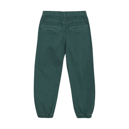 Rückseite der grünen Baumwollhose von MINYMO – Bärechind Winterthur, Zürich Schweiz.