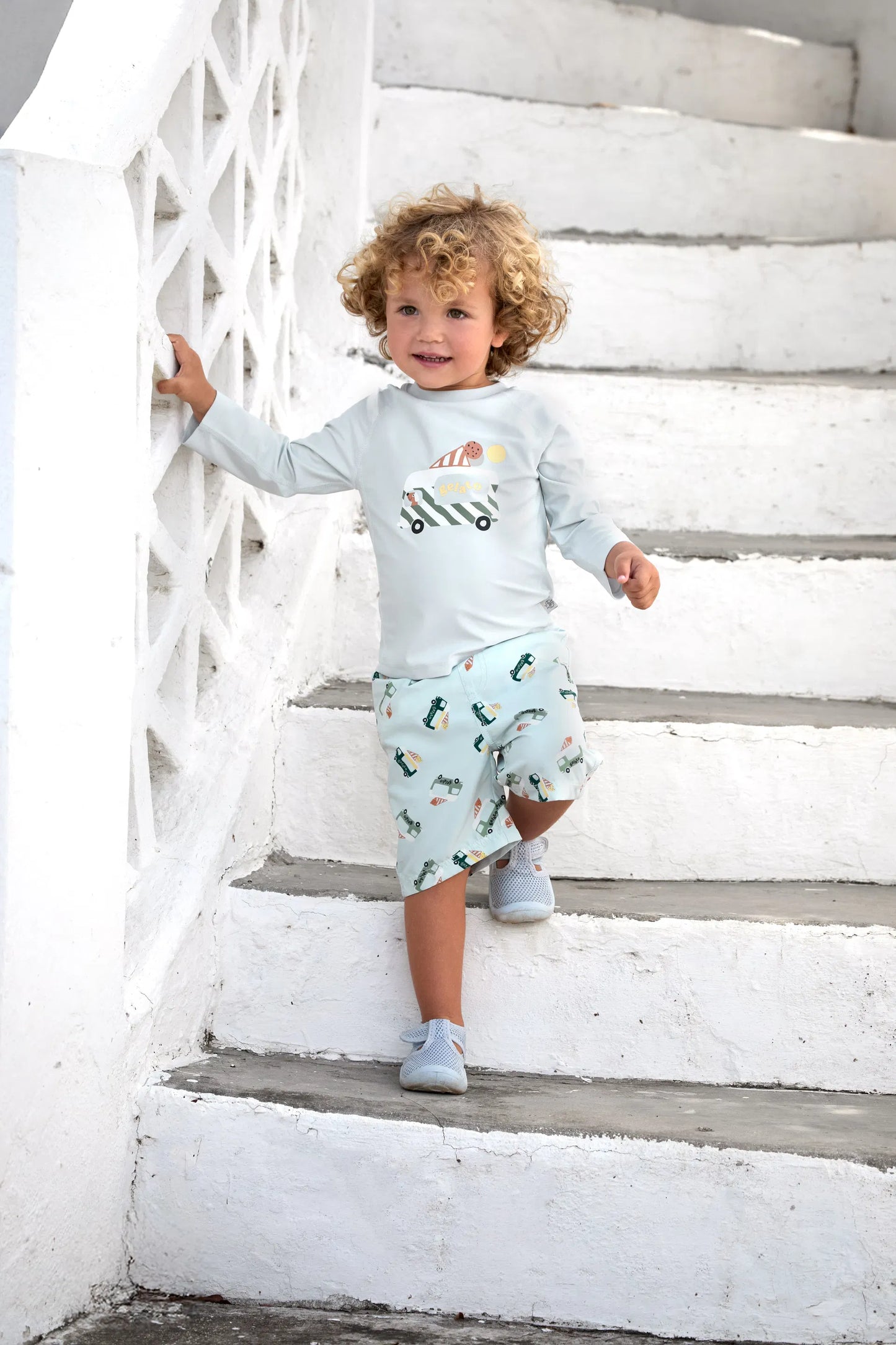 Baby trägt Lässig UV Badehose Ice Cream bei Bärechind Winterthur Zürich Schweiz