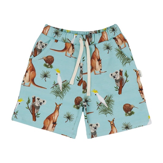 Walkiddy Australian Animals Kinder Shorts Vorderseite mit Taschen und Tiermuster aus Bio-Baumwolle – erhältlich bei Bärechind Winterthur Zürich Schweiz.
