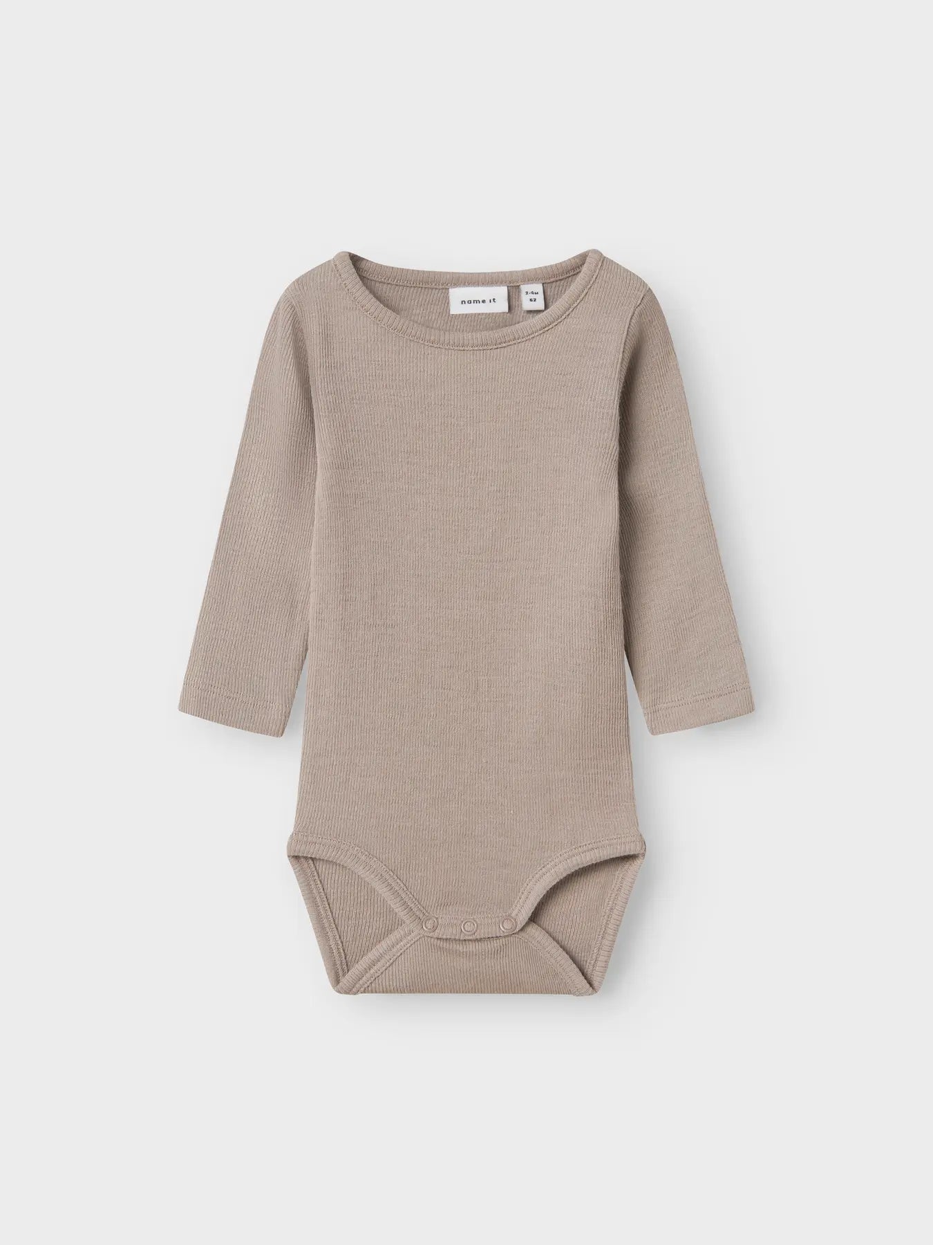 Beiger Wolle-Seide Langarmbody für Babys, Vorderansicht – Bärechind, Winterthur, Zürich Schweiz.