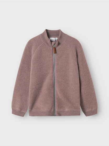 Kinder-Wollfleece-Jäckchen in Rosa mit Reissverschluss, Vorderansicht.