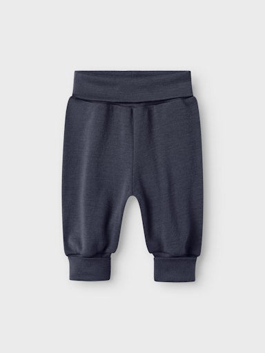 Baby-Wollhose mit Bund in Dunkelblau aus Merinowolle – exklusiv bei Bärechind in Winterthur, Zürich, Schweiz erhältlich.
