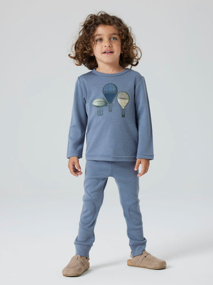 Kind in Wollleggings und passendem Oberteil, Bärechind, Winterthur, Zürich Schweiz