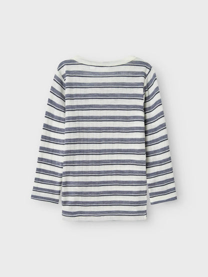 Rückenansicht von Namie It Kinderwollshirt mir steifen, vom Bärechind Winterthur. 