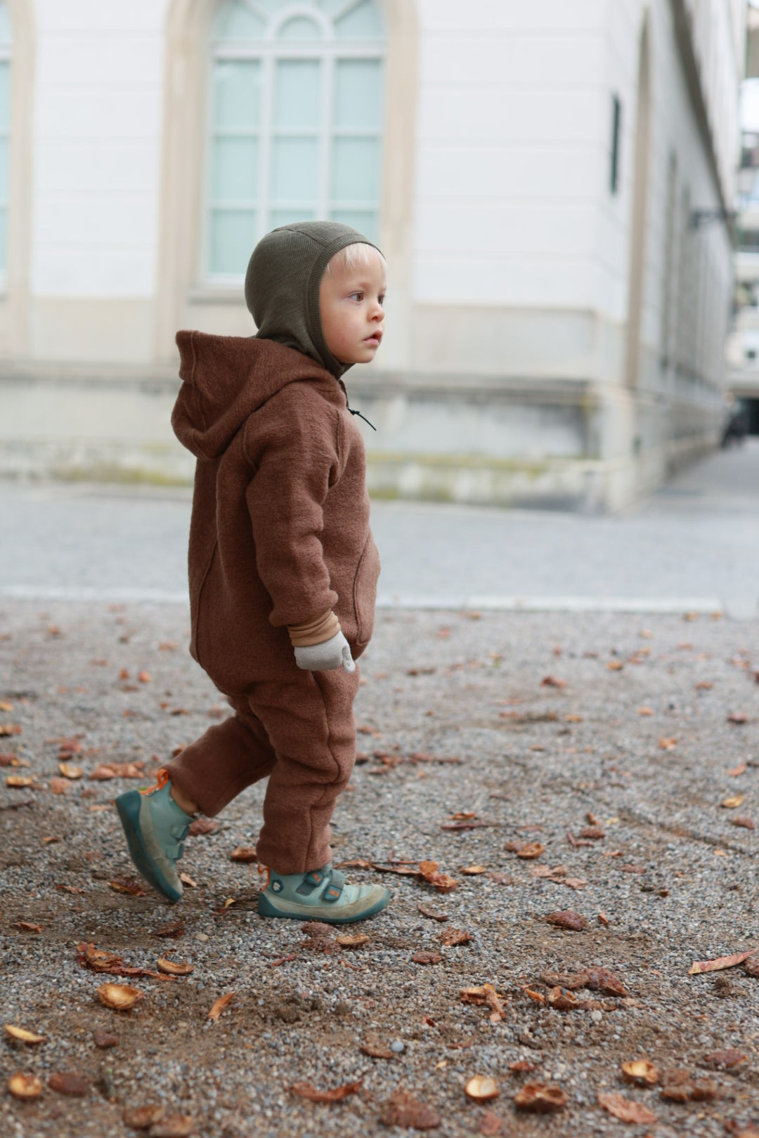 Mit Pure Pure Wollwalk unterwegs in der Stadt – zu finden beim Bärechind in Winterthur.